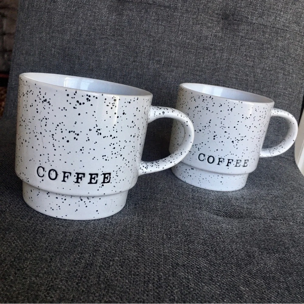 Set of 2 Coffee Mugs White Black 15 oz